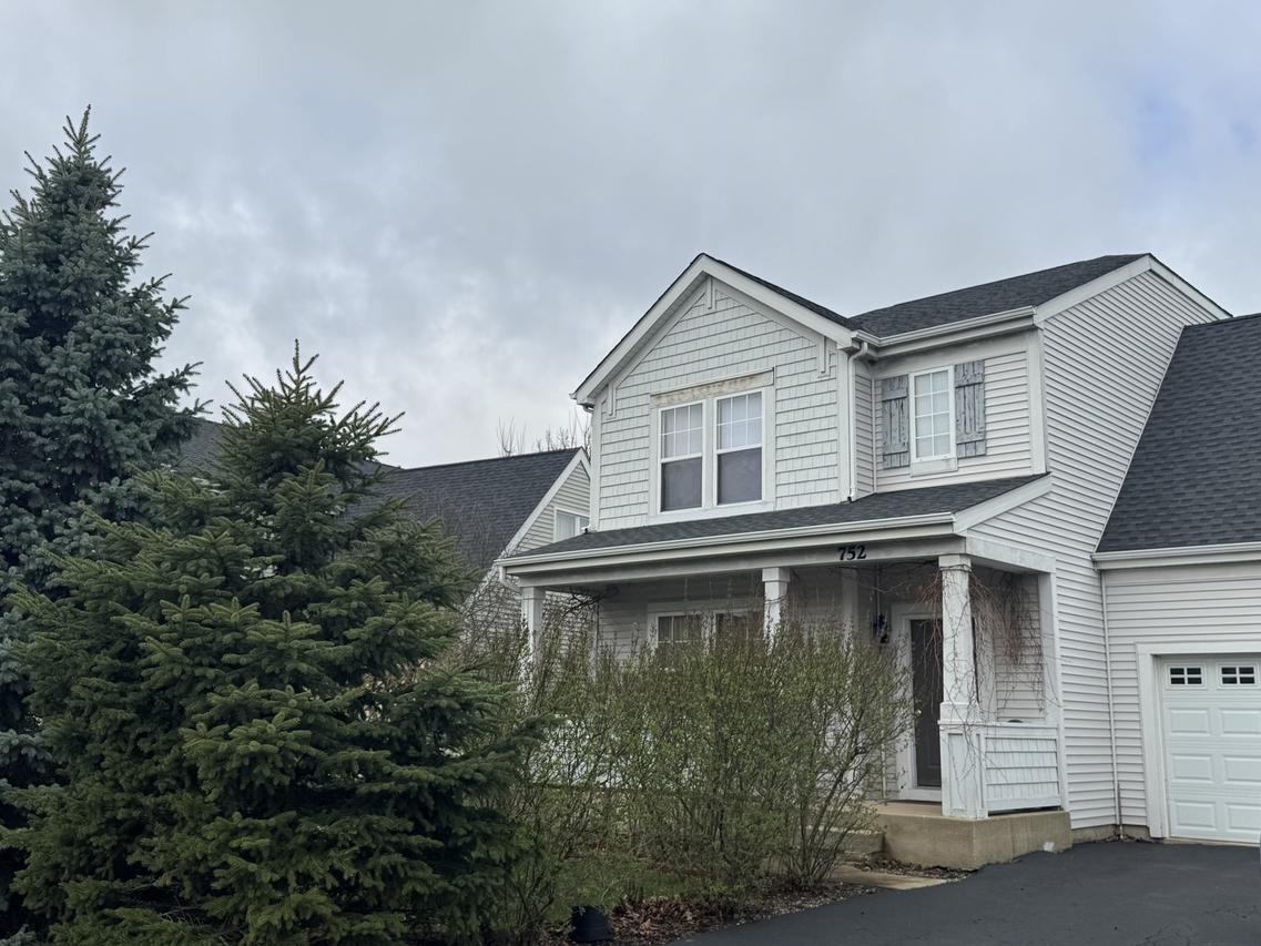 752 S Parkside Dr., Round Lake, IL 60073