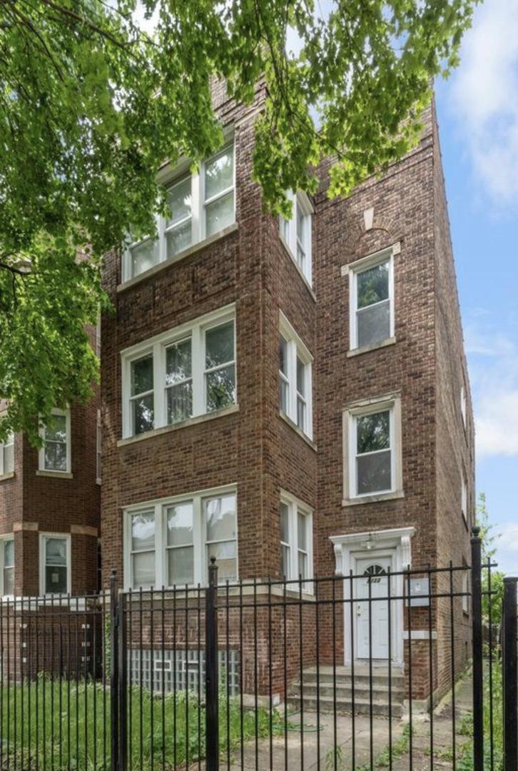 8222 S Maryland Ave., Chicago, IL 60619