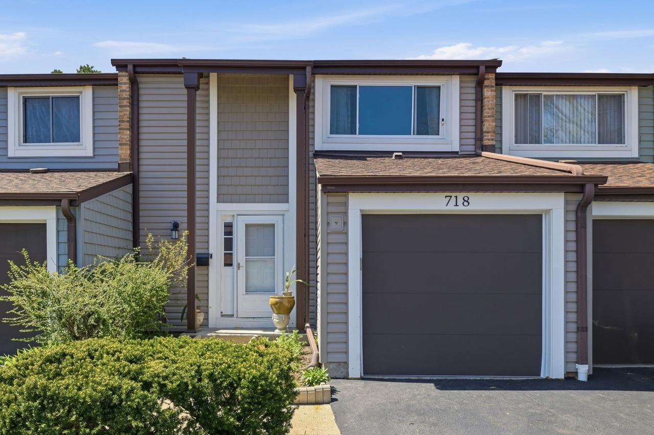 718 Clearwater Ct., Wheeling, IL 60090