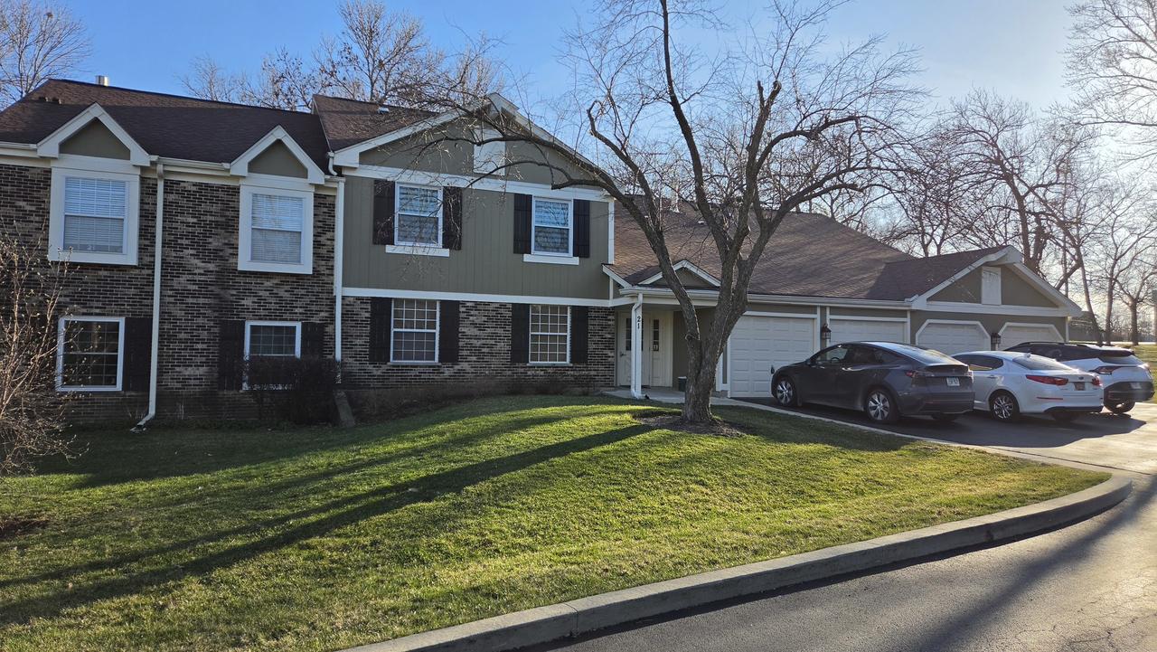 21 Superior Ct. #N2, Schaumburg, IL 60193