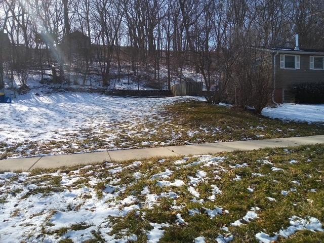 19 N Lincoln Ave., Carpentersville, IL 60110