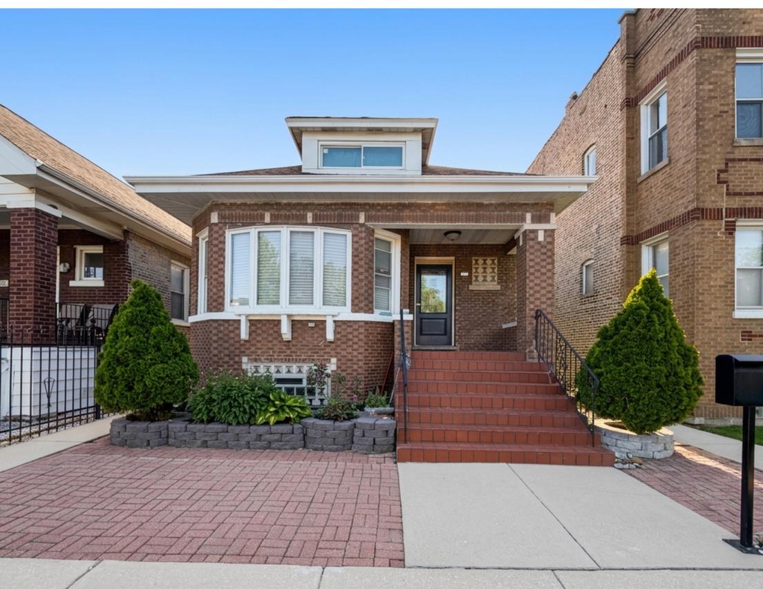 5826 S Sacramento Ave., Chicago, IL 60629