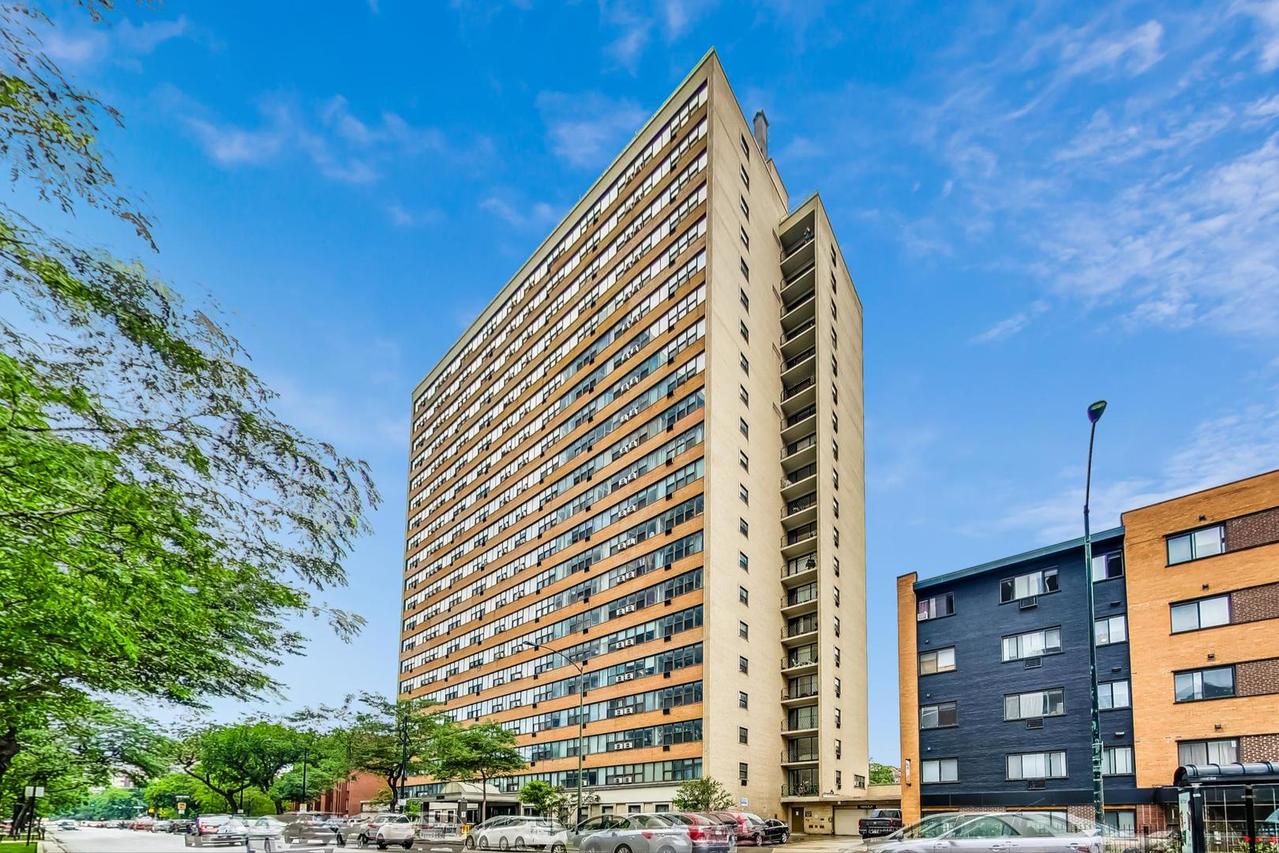 6030 N Sheridan Rd. #901, Chicago, IL 60660