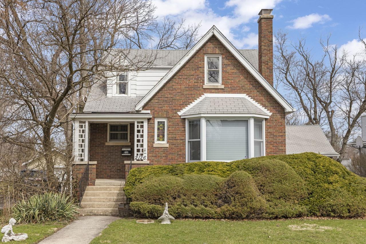 2126 Maple Rd., Homewood, IL 60430