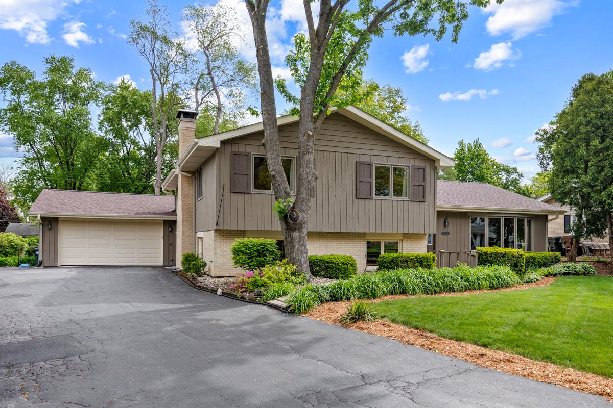 550 Hackberry Rd., Frankfort, IL 60423