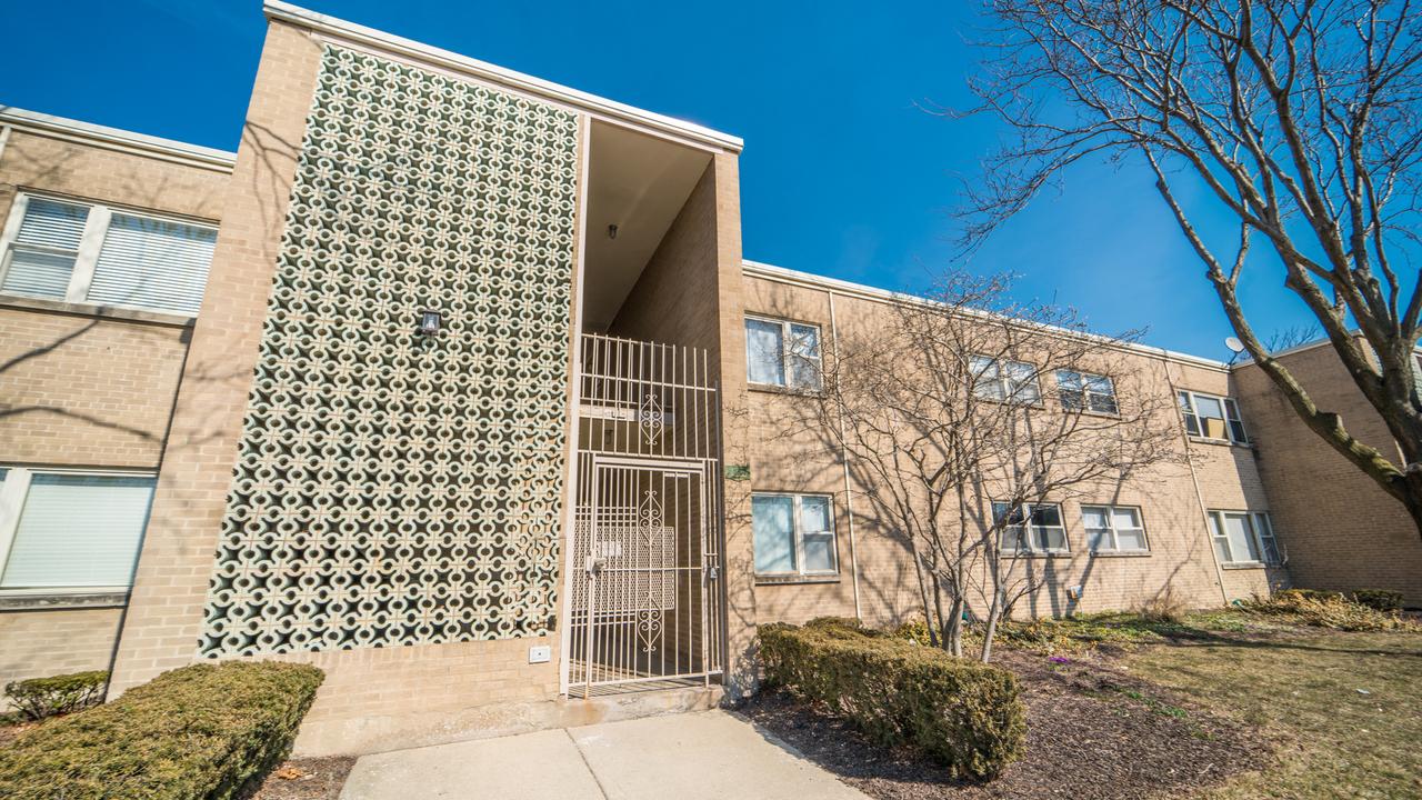2444 W 111th St. #2D, Chicago, IL 60655