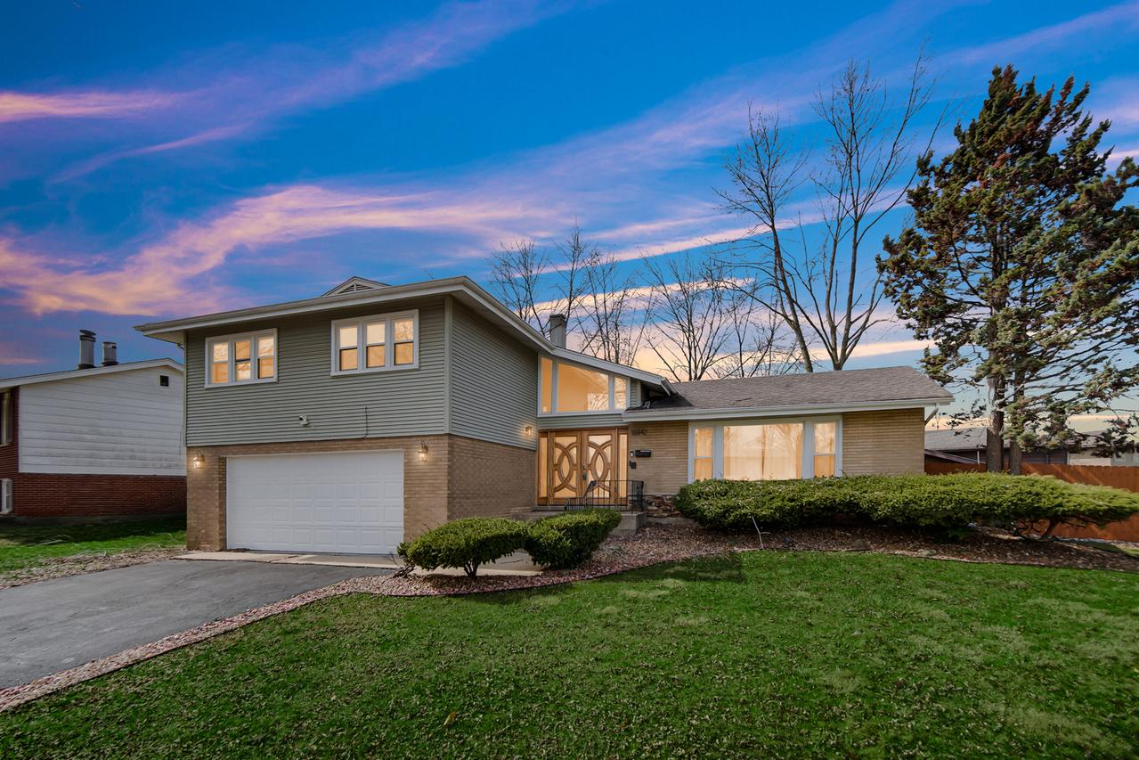 18842 Morgan St., Homewood, IL 60430