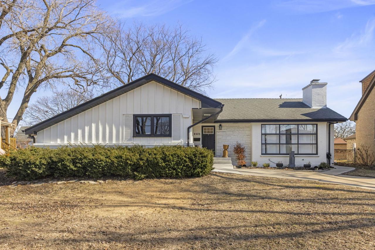 9525 Parkside Ave., Oak Lawn, IL 60453