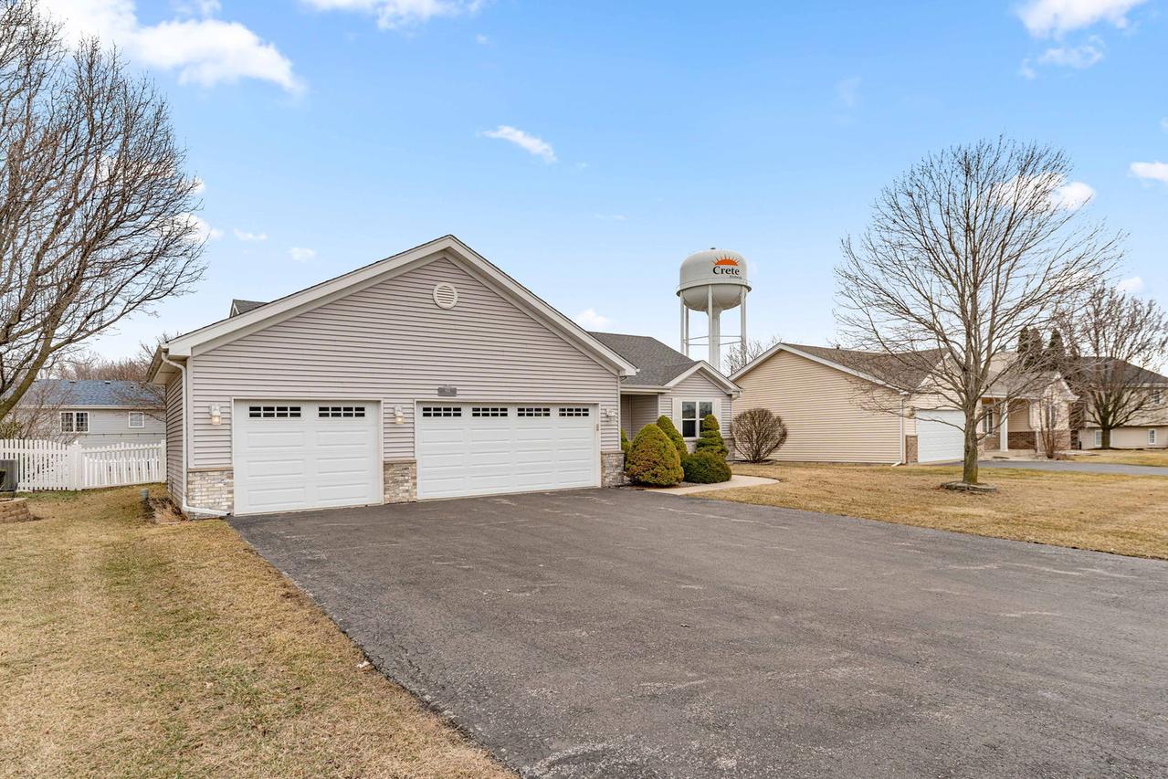 855 Yorkshire Ter., Crete, IL 60417