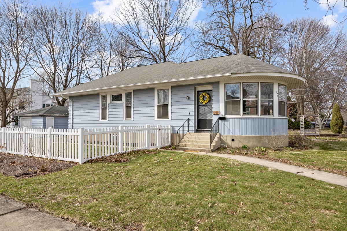 1150 Cedar Ave., Elgin, IL 60120