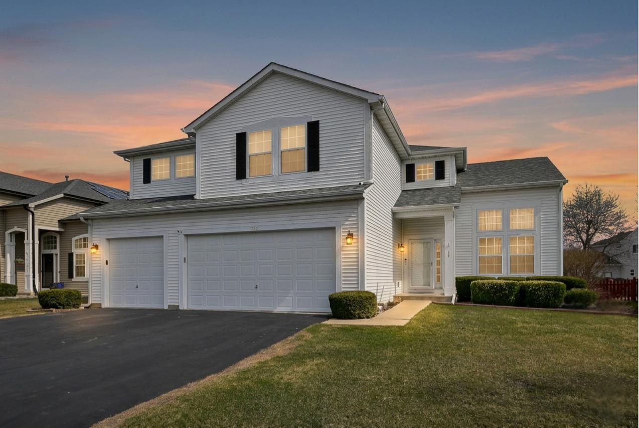 230 Stickley Ln., Lake In The Hills, IL 60156