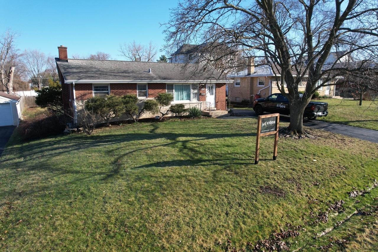 112 6th St., Downers Grove, IL 60515