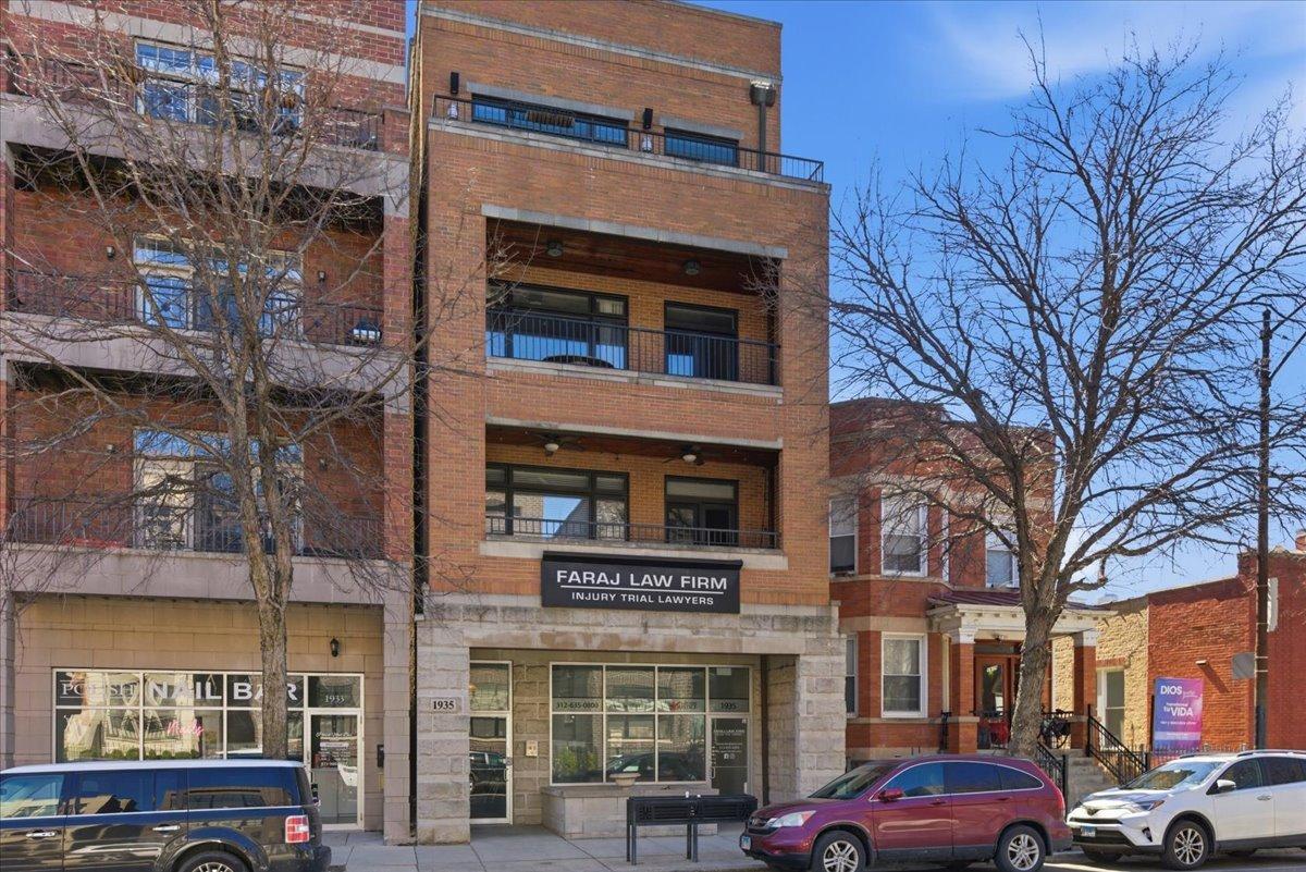 1935 W Belmont Ave. #4, Chicago, IL 60657