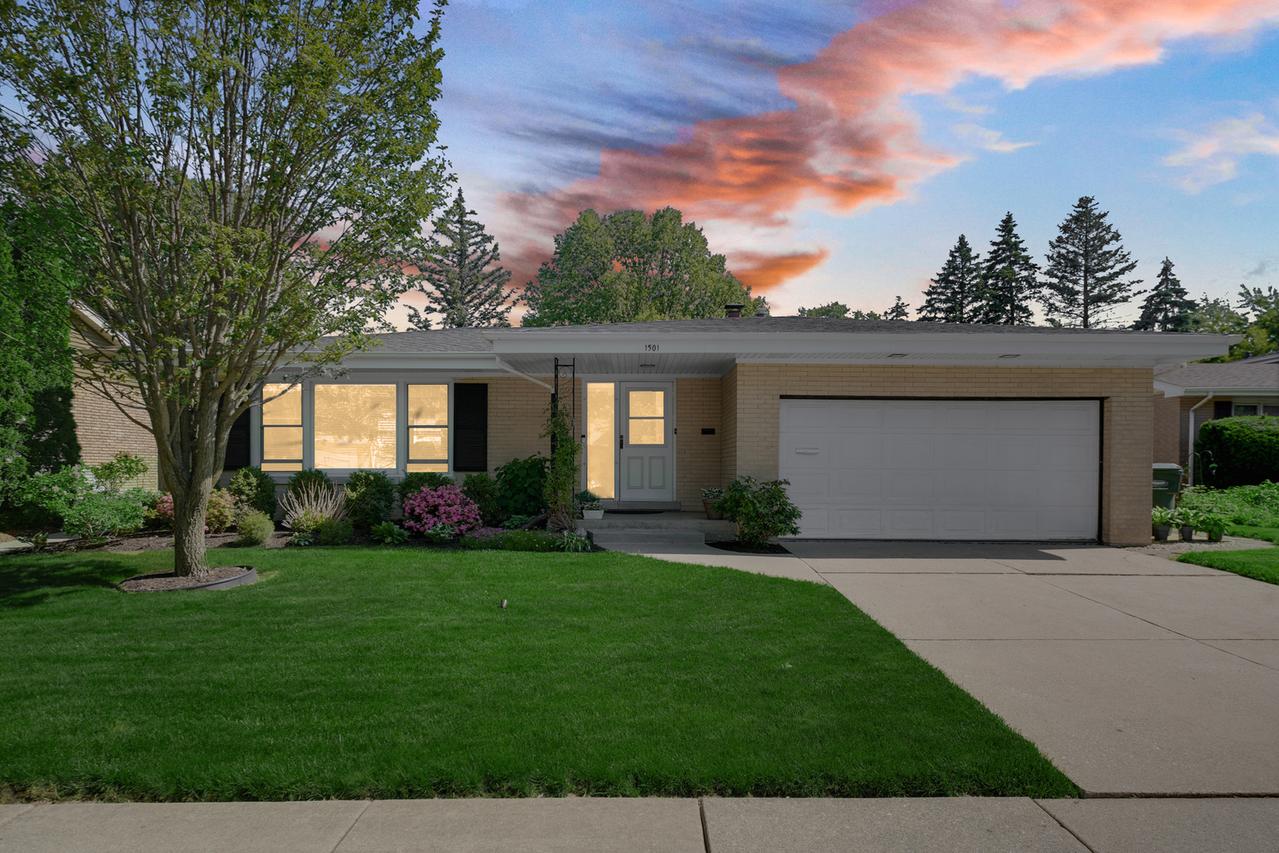 1501 Carson Ct., Homewood, IL 60430