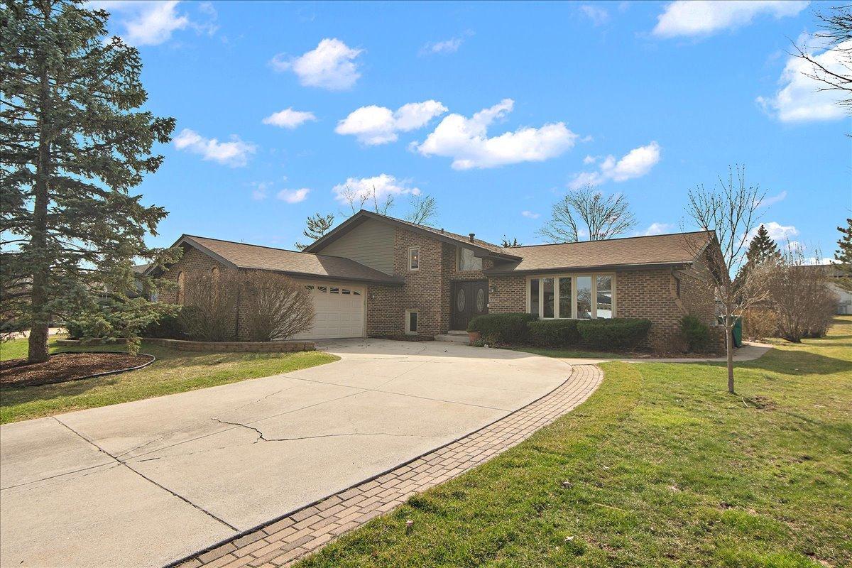 13608 Glen Eagle Ct., Orland Park, IL 60462