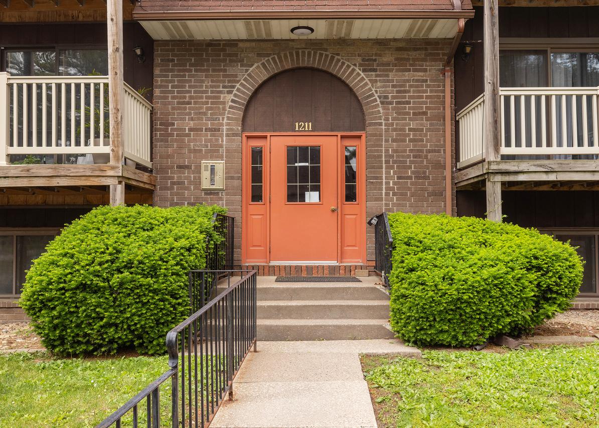 1211 48th Ave. #26, East Moline, IL 61244