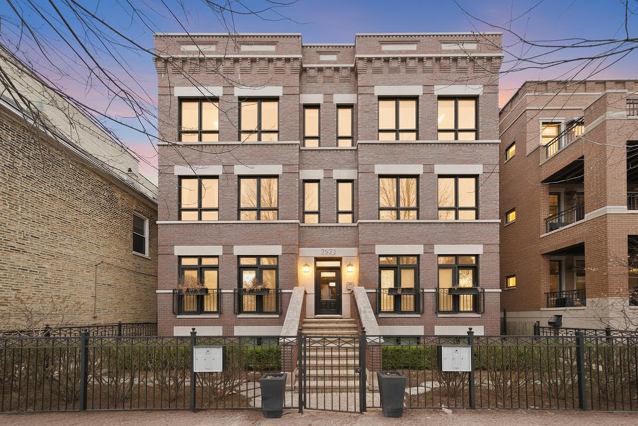 2523 N Southport Ave. #2S, Chicago, IL 60614