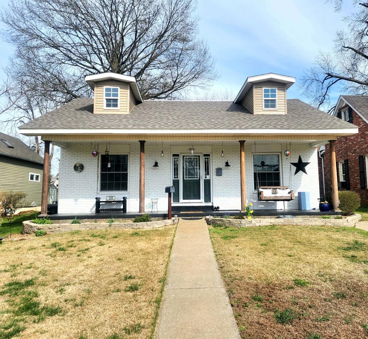 908 N 13th St., Herrin, IL 62948