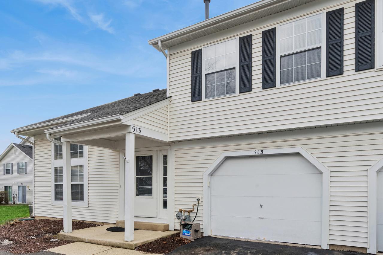 513 East Ave., Streamwood, IL 60107