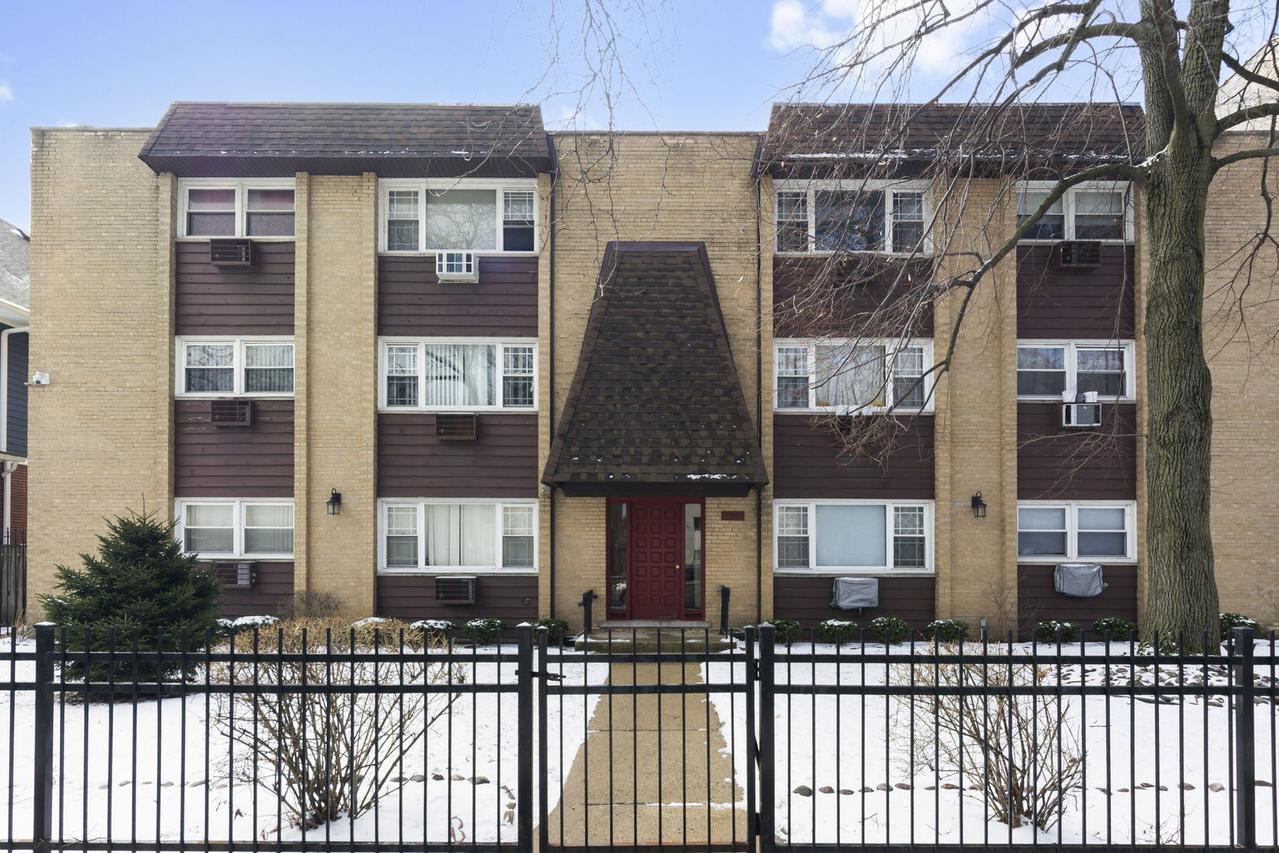 1627 W Touhy Ave. #306, Chicago, IL 60626