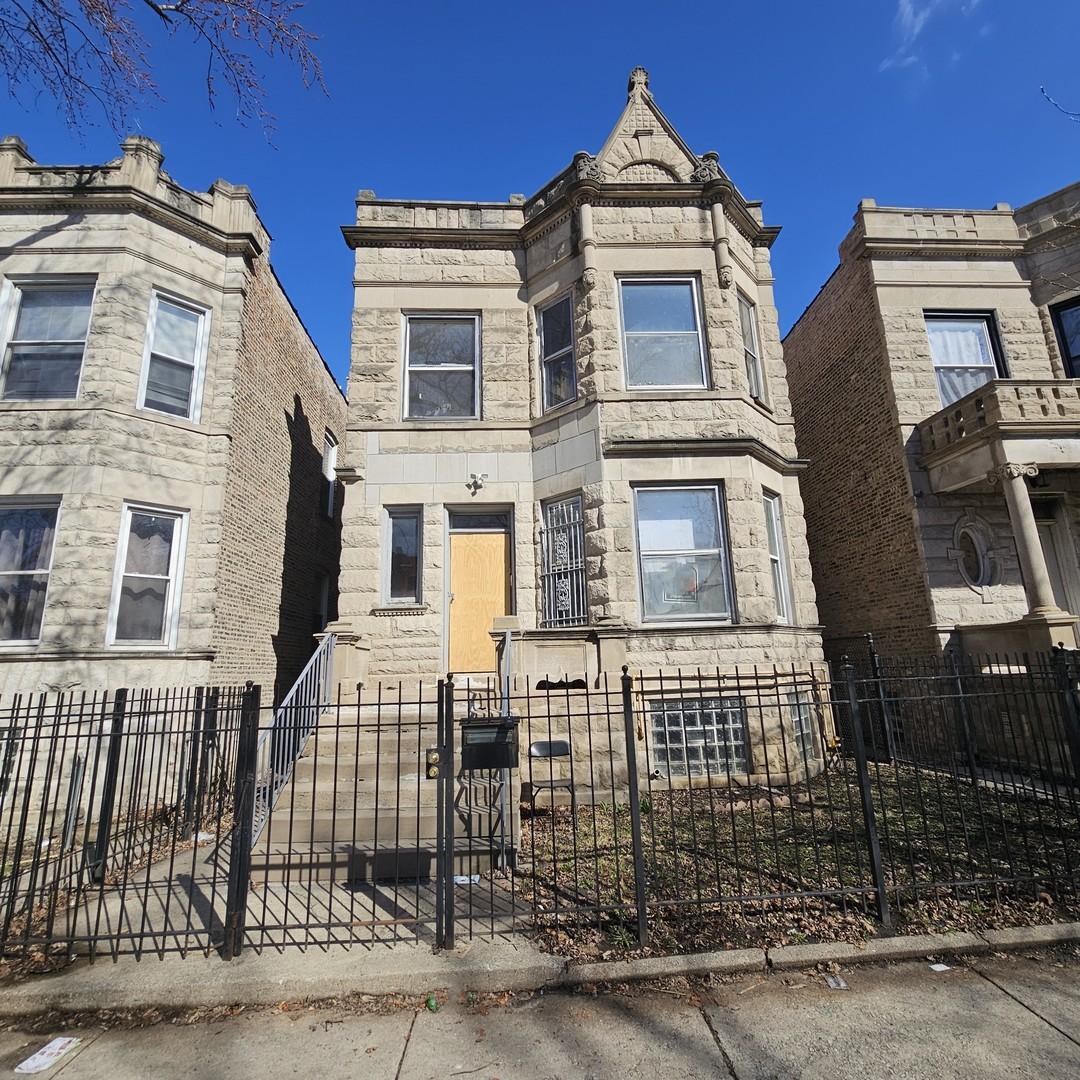 3834 W Monroe St., Chicago, IL 60624