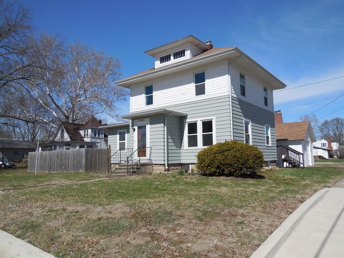 611 Dixon Ave., Rock Falls, IL 61071