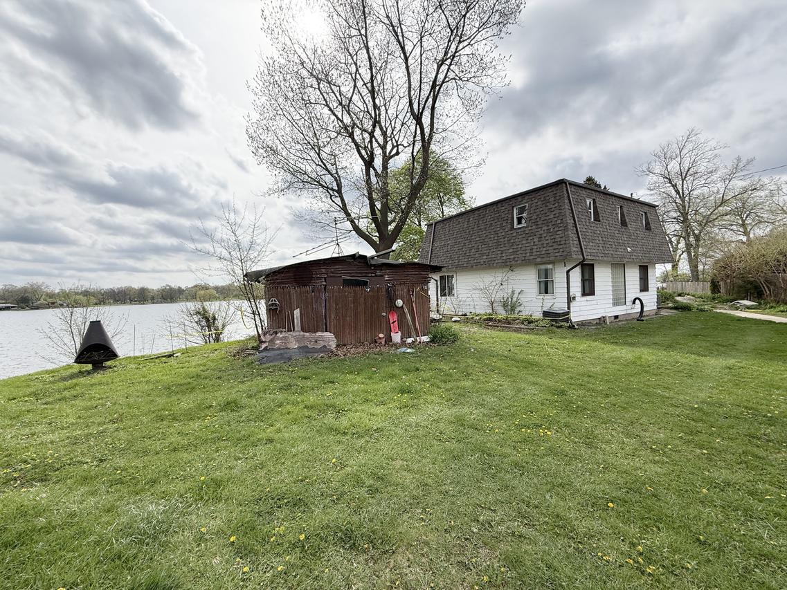 33498 N Lake Shore Dr., Grayslake, IL 60030