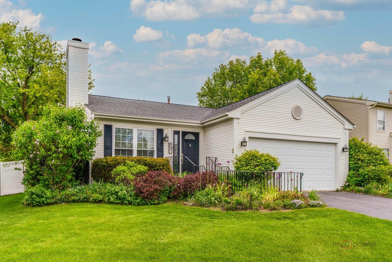 864 Fox Chase Dr., Round Lake Beach, IL 60073