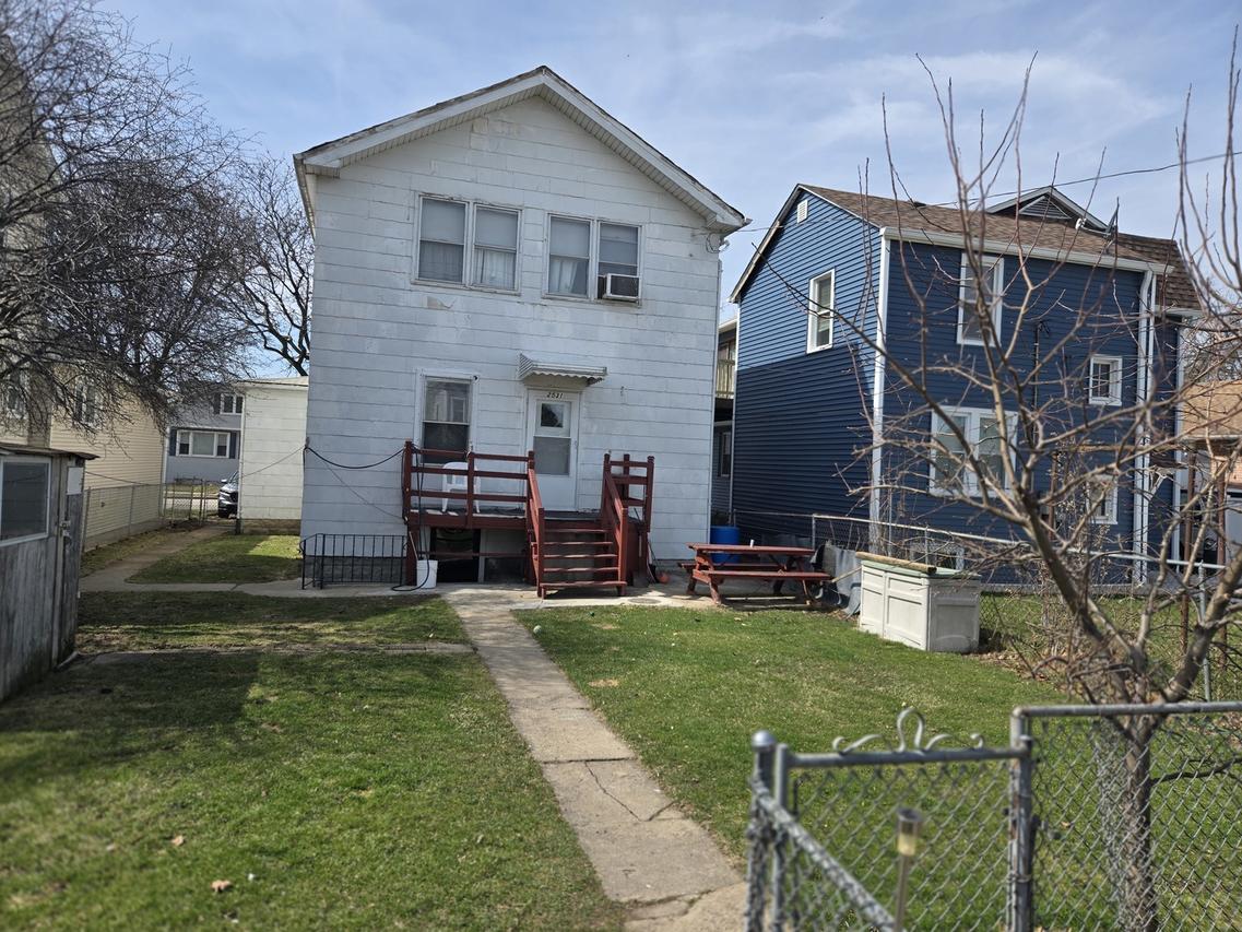 2531 N 75th Ave., Elmwood Park, IL 60707