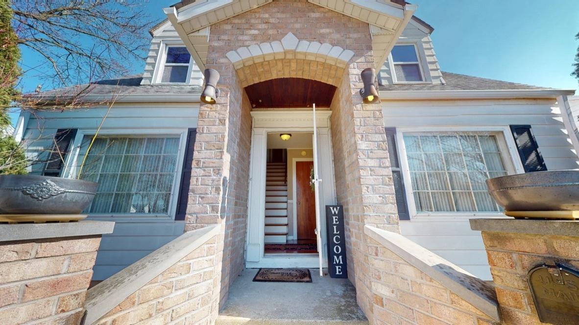 423 S Main St., Montgomery, IL 60538