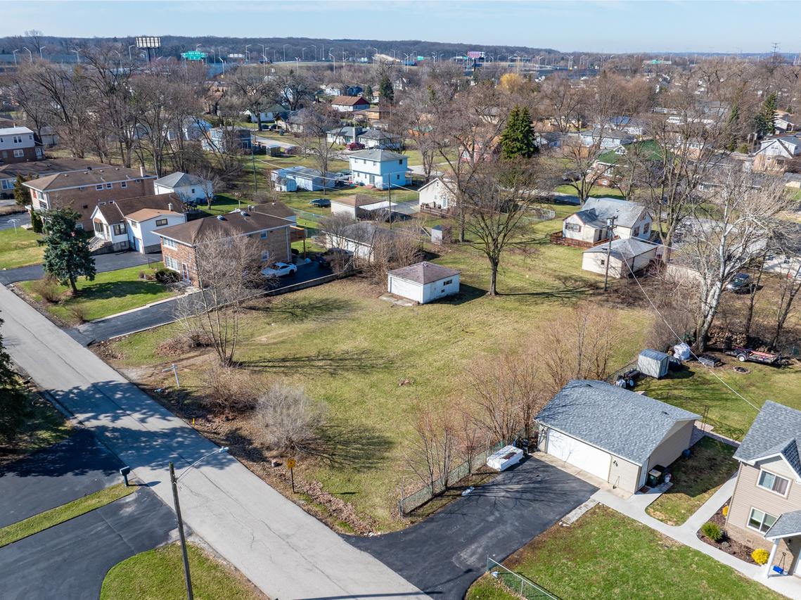 7740-7744 Banks St., Justice, IL 60458