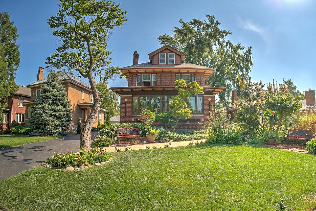 10127 S Hoyne Ave., Chicago, IL 60643