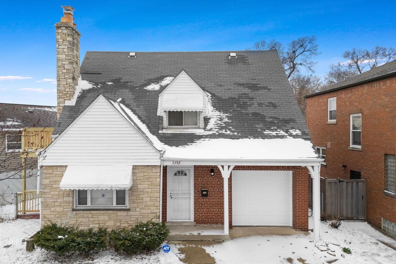 7732 S Paxton Ave., Chicago, IL 60649