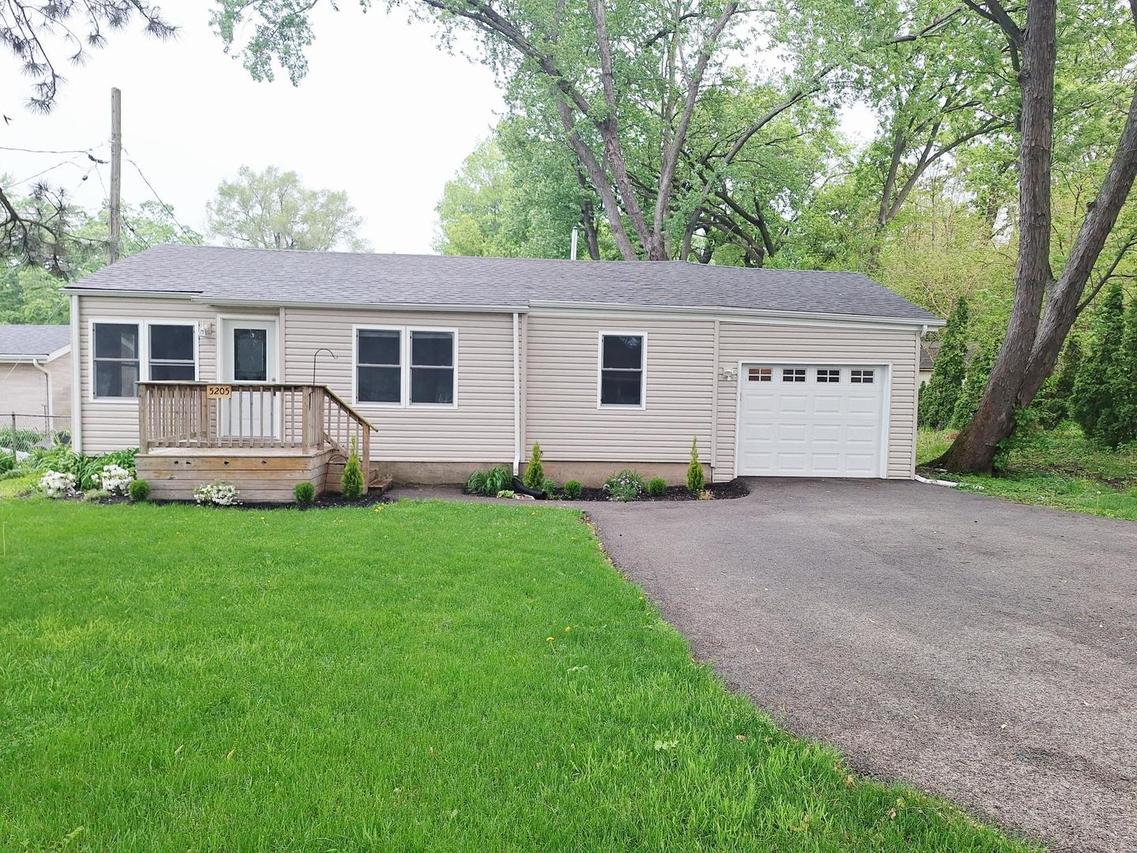5205 N Lake St., Mchenry, IL 60050