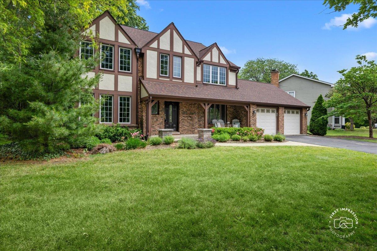 1101 W Bauer Rd., Naperville, IL 60563