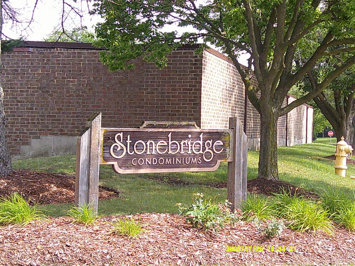 5 E Carriageway Dr. #210, Hazel Crest, IL 60429