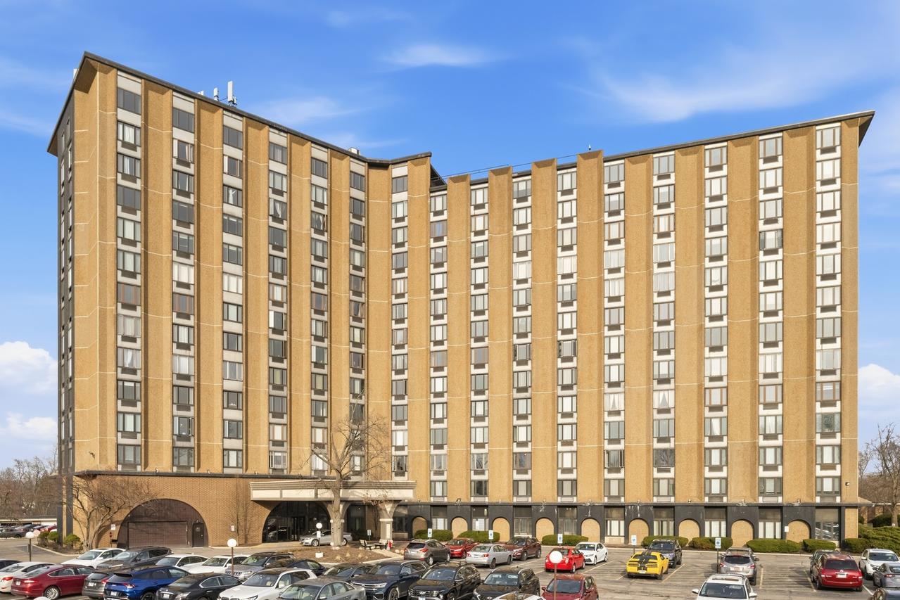 1 Renaissance Pl. #709, Palatine, IL 60067