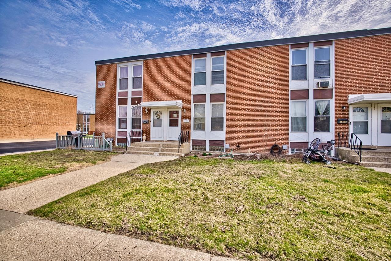 1857 Pine St., Des Plaines, IL 60018