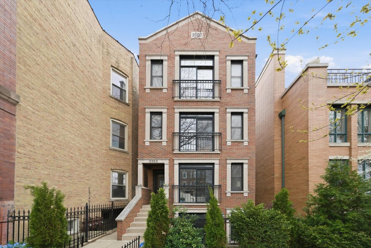 3353 N Seminary Ave. #2, Chicago, IL 60657