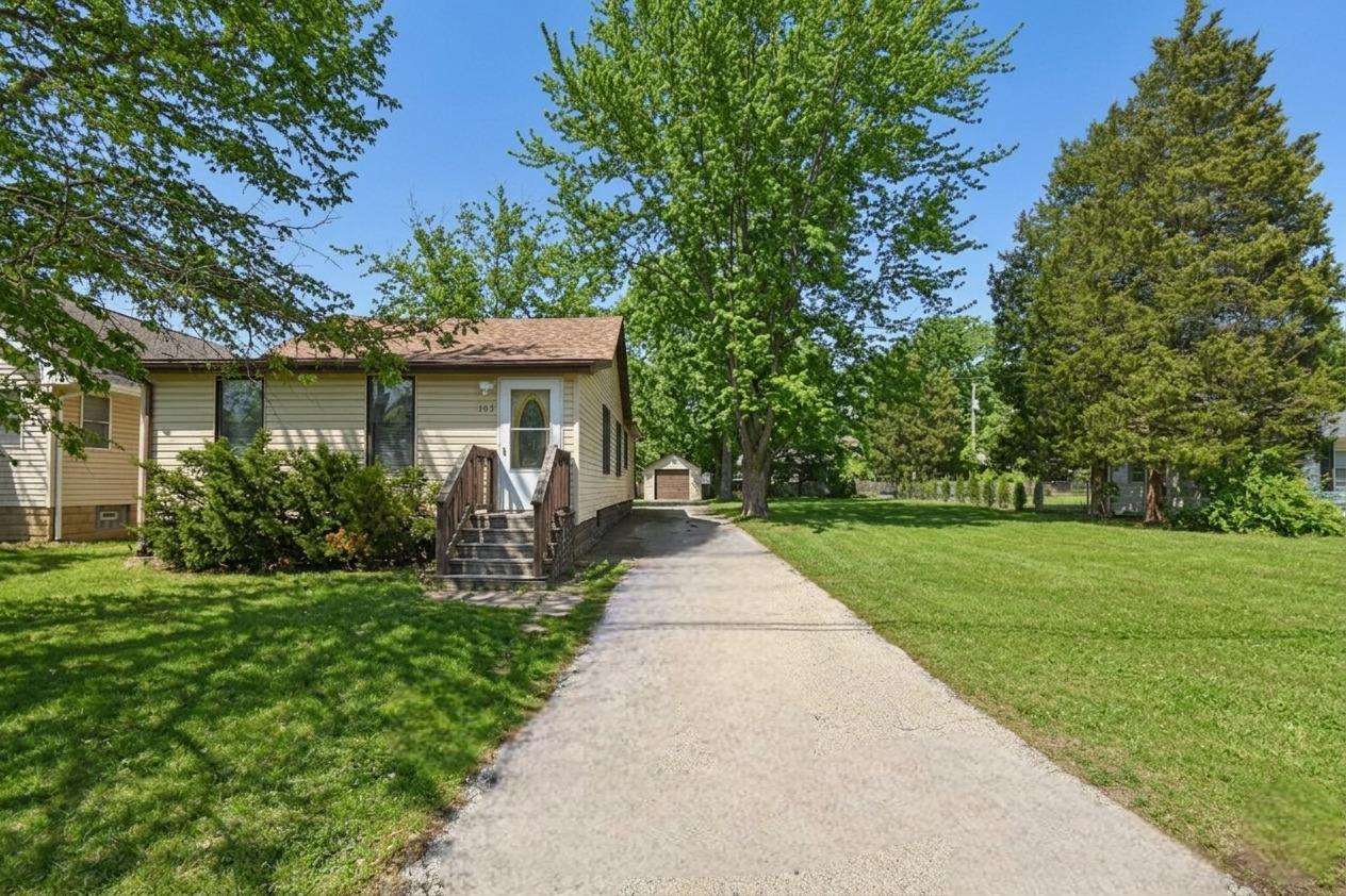 303 Bruce Rd., Lockport, IL 60441