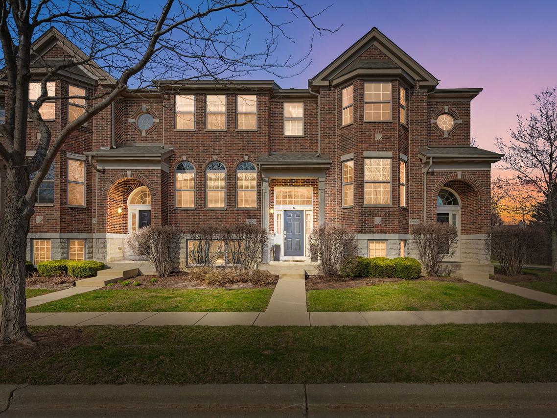 27W711 N Meadowview Dr., Winfield, IL 60190