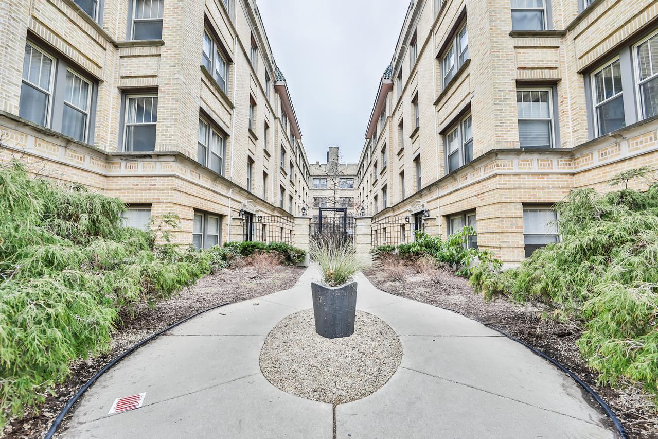 1366 W Greenleaf Ave. #3S, Chicago, IL 60626