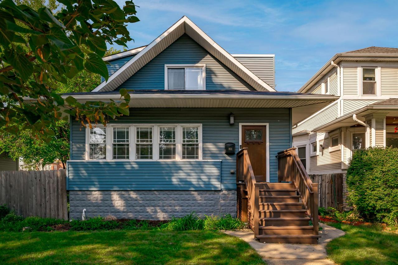 803 S Maple Ave., Oak Park, IL 60304
