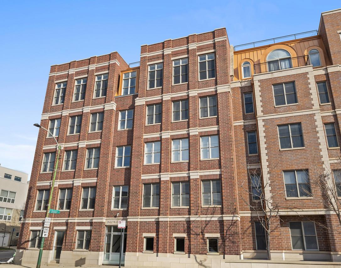 2622 W Diversey Ave. #201, Chicago, IL 60647