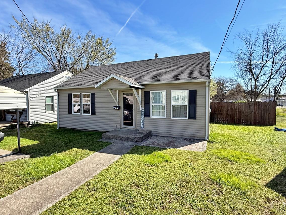 1202 Ferry St., Metropolis, IL 62960