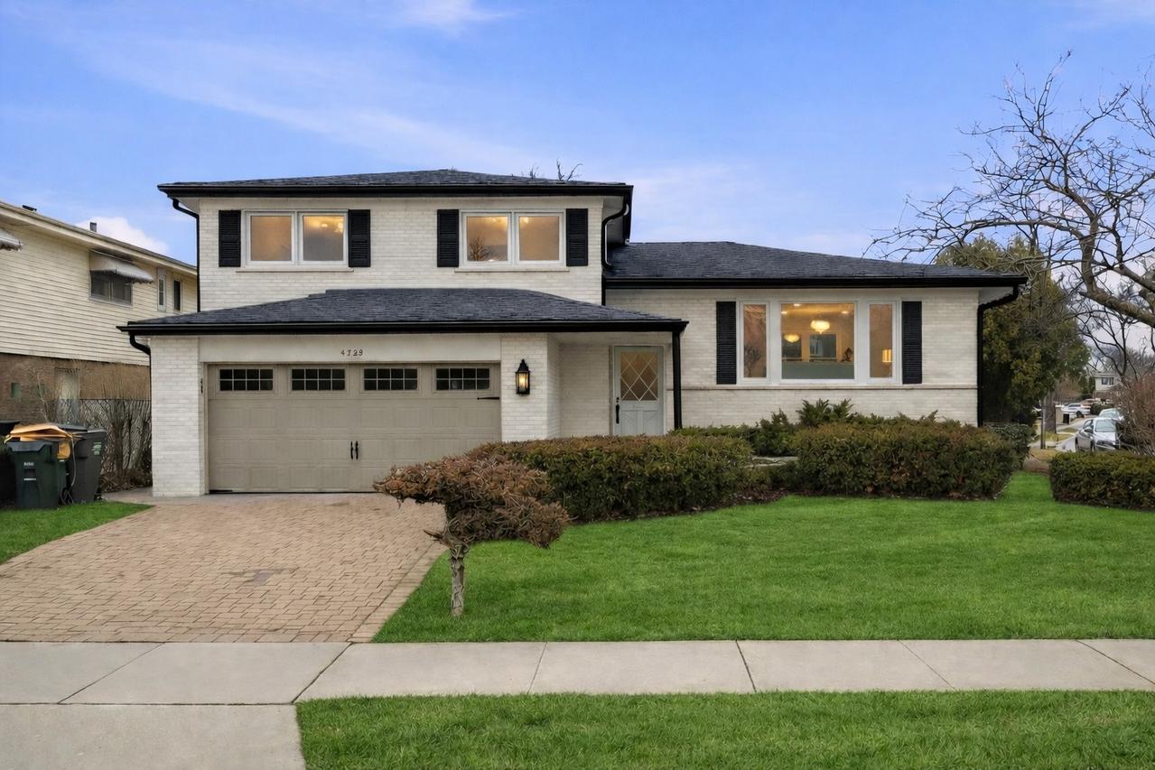 9248 N Maryland St., Niles, IL 60714