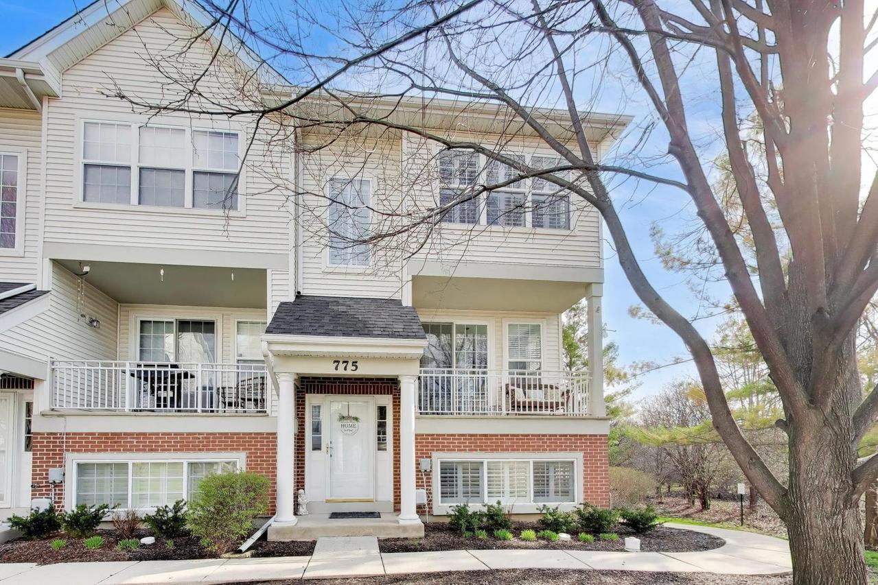 775 Pheasant Tr., St. Charles, IL 60174