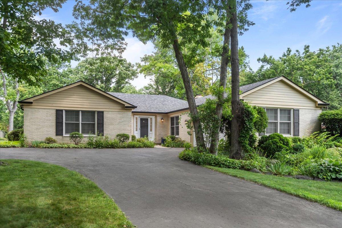 912 Morningside Dr., Lake Forest, IL 60045