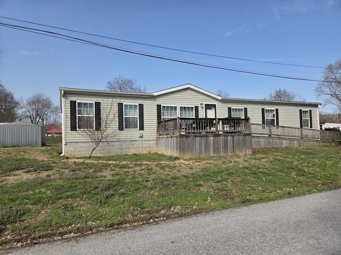 104 S Douglas St., Mcleansboro, IL 62859