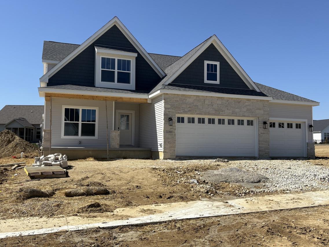 1205 Willowgrove Ln., Mahomet, IL 61853